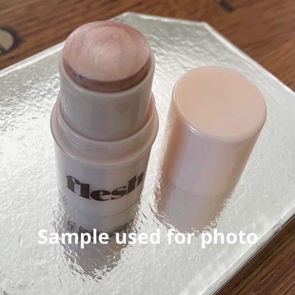 Pink Touch Flesh Highlighting Balm in Pinky NWT 🎀 - Picture 2 of 2